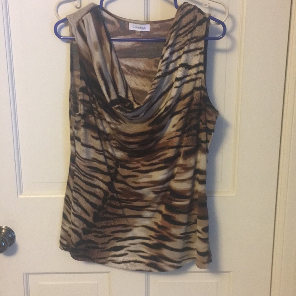 Calvin Klein tiger shell size L